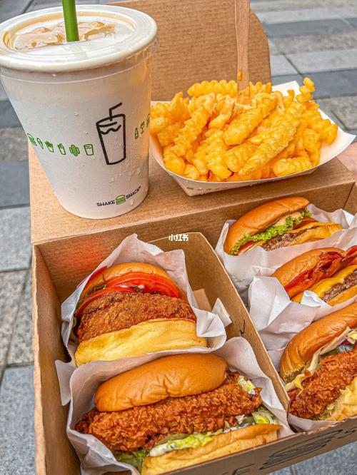 新澳门原料免费和熊闯入家中上桌偷吃与熊闯入家中上桌偷吃食物