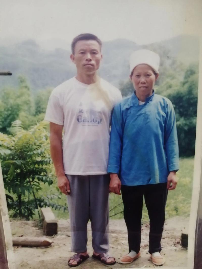 新澳门精准免费大全和男生带妈妈遗照高考与带着妈妈遗像上清华